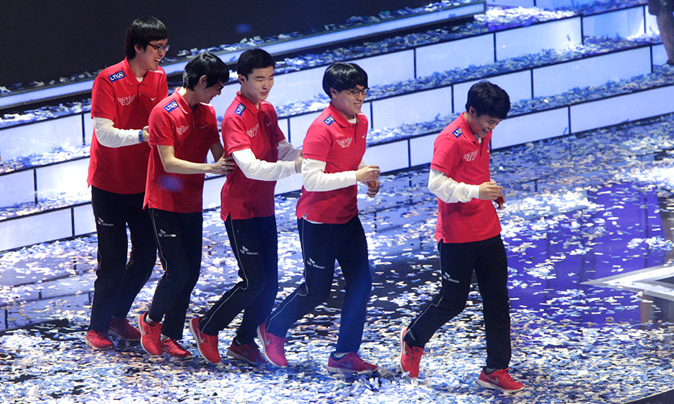 S15四强赛：BLG.Xun野区节奏压制，助力队伍晋级。-saba电竞